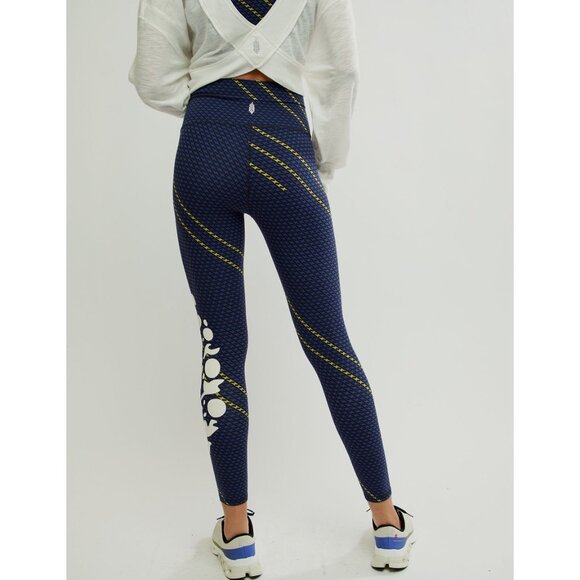 FP MOVEMENT Never Better Logo Leggings / Black Combo - Picture 4 of 9